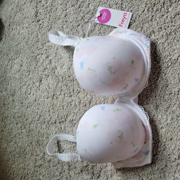 Freya White and Pink Moulded Plunge Bra - Picture 1 of 5